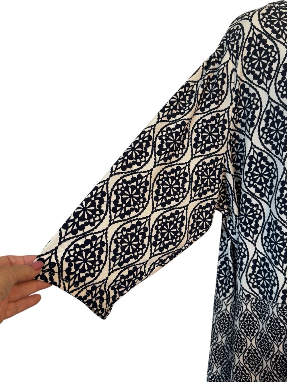Navy/White Geometric Print 3/4 Sleeves Tunic PLUS SIZE: 3X #11 - Picture 4 of 8